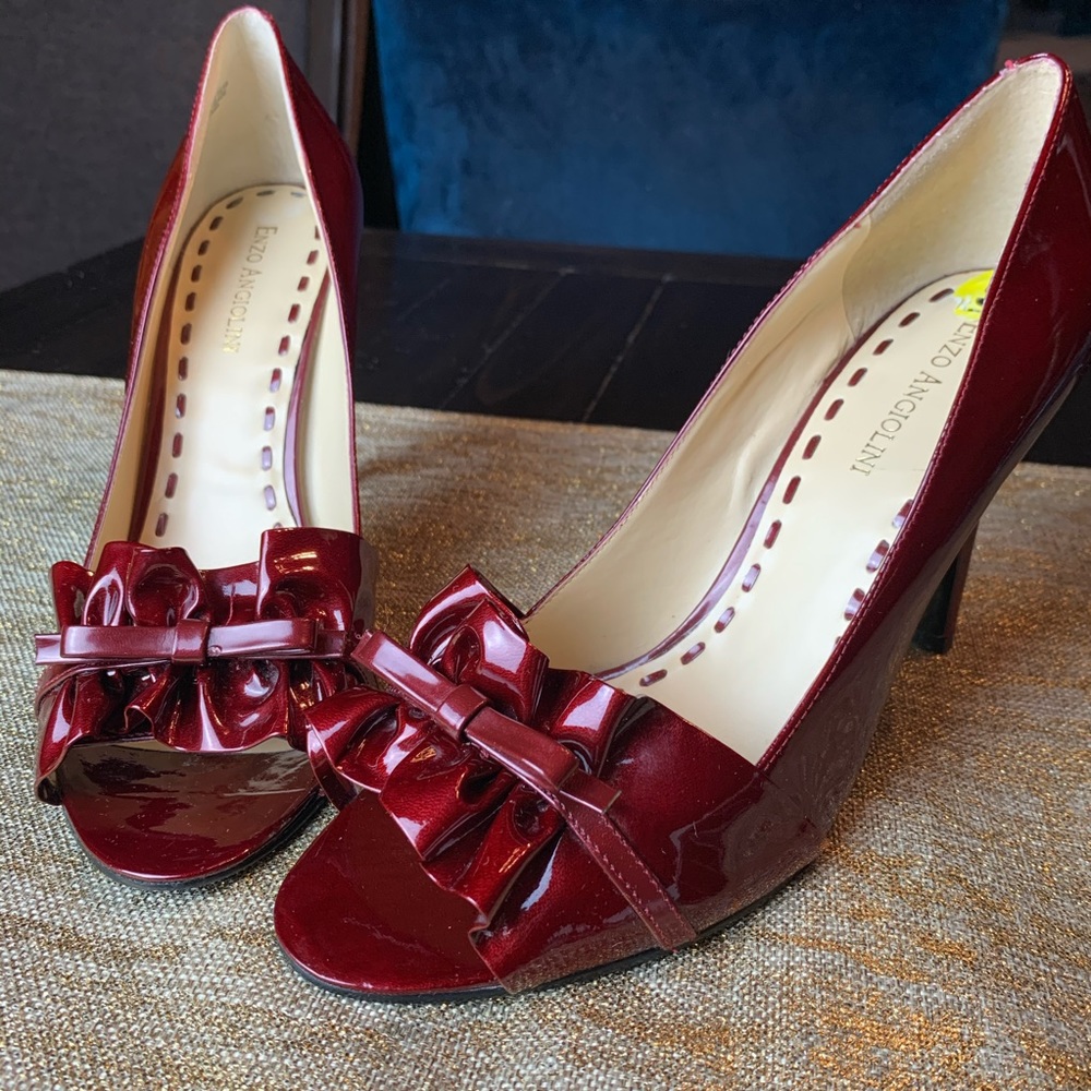 Burgundy Enzo Angiolini patent leather pumps!